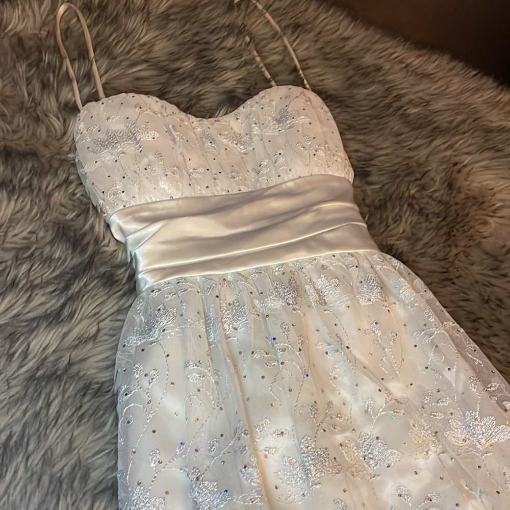 Prom Dress - Picture 4 of 10